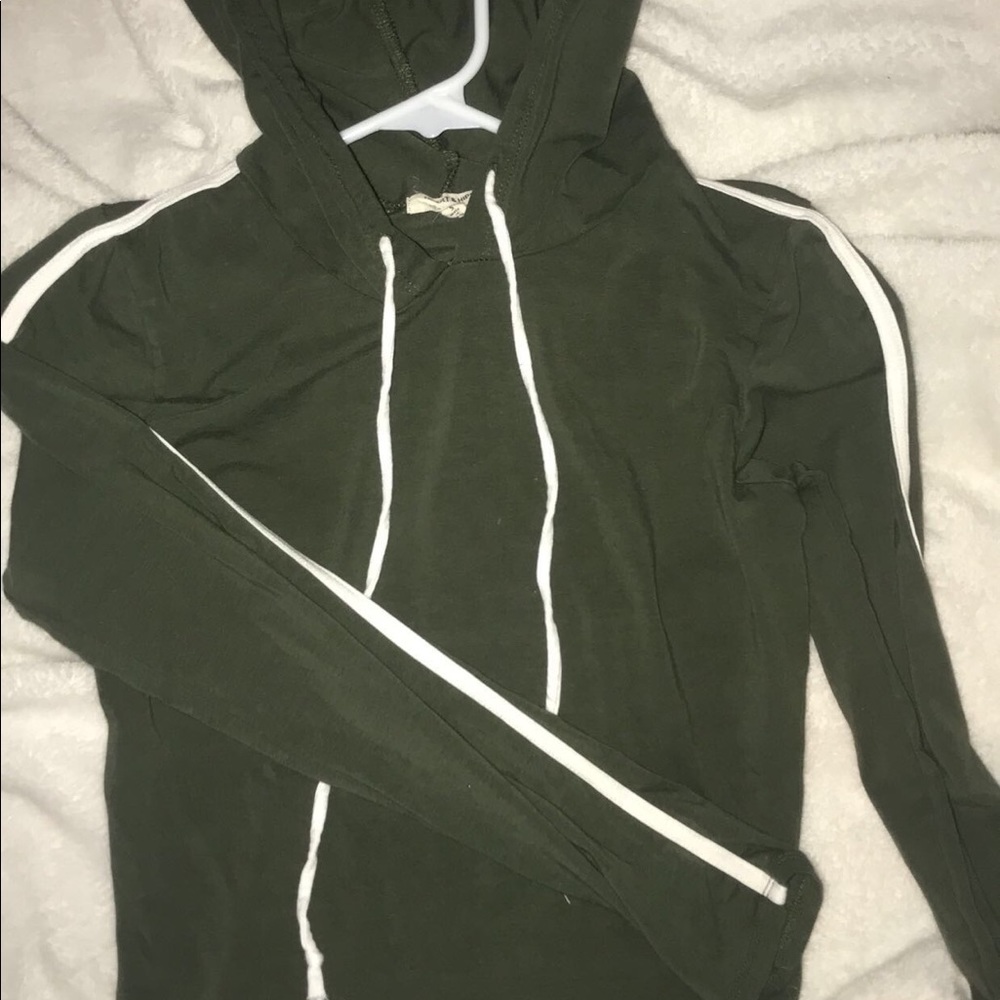 Long Sleeve Crop Top With Hood